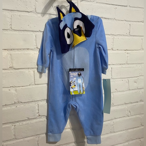 NWT 12M Toddler Bluey Blanket Sleeper with Hat - Picture 5 of 11